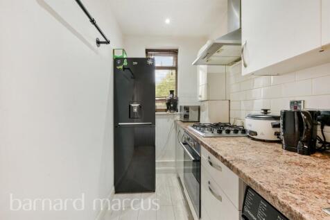 1 bedroom ground floor flat for sale