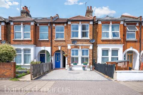 2 bedroom maisonette for sale