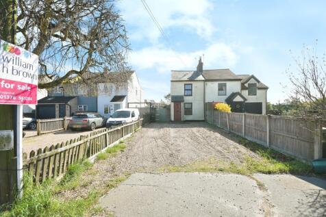 2 bedroom semi-detached house for sale