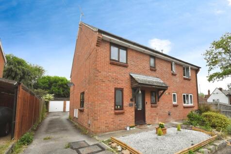 1 bedroom cluster house for sale