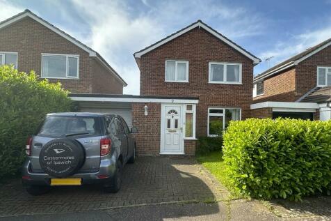 3 bedroom link detached house for sale