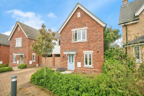 3 bedroom link detached house for sale