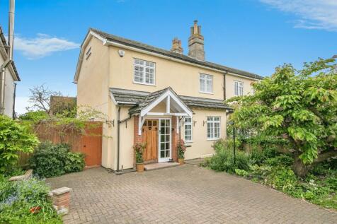 5 bedroom semi-detached house for sale