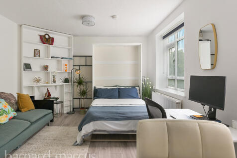 Studio flat for sale