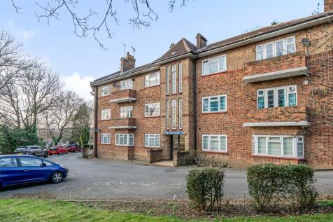 3 bedroom flat for sale