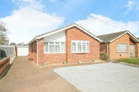 2 bedroom detached bungalow for sale