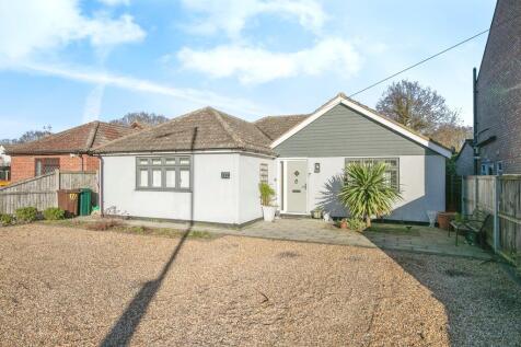 4 bedroom detached bungalow for sale