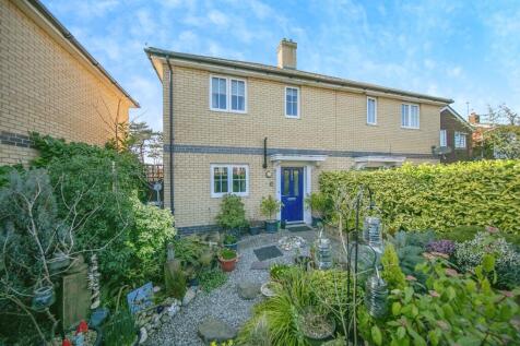 3 bedroom semi-detached house for sale