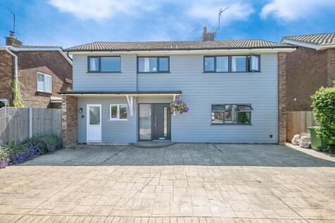 5 bedroom detached house for sale