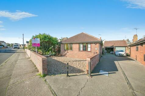 2 bedroom detached bungalow for sale