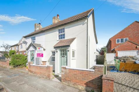 2 bedroom semi-detached house for sale