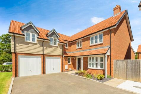 5 bedroom detached house for sale