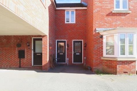 2 bedroom ground floor flat for sale