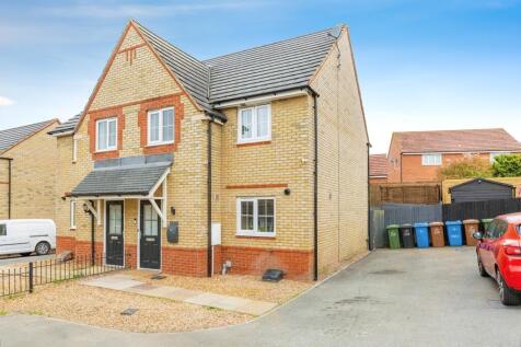 3 bedroom semi-detached house for sale