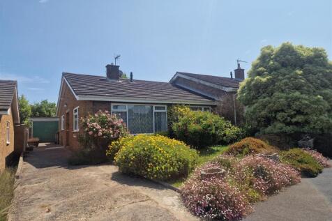 2 bedroom semi-detached bungalow for sale