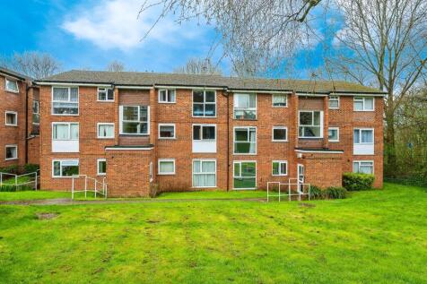 2 bedroom ground floor flat for sale