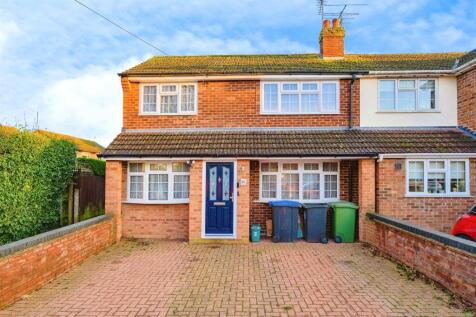 4 bedroom semi-detached house for sale