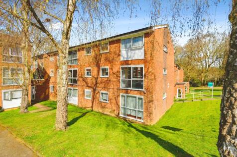 2 bedroom ground floor flat for sale