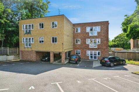 2 bedroom ground floor flat for sale
