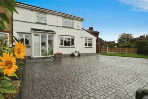 4 bedroom semi-detached house for sale