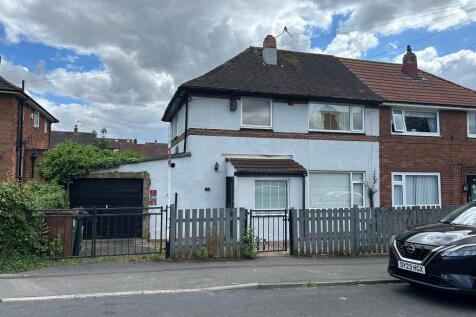 3 bedroom semi-detached house for sale