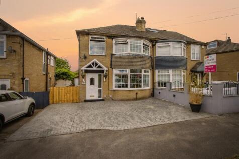 3 bedroom semi-detached house for sale