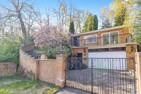 4 bedroom detached bungalow for sale