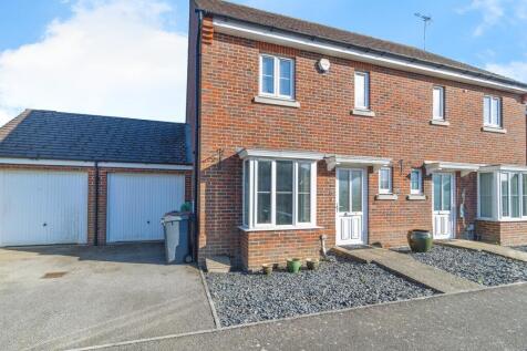 3 bedroom semi-detached house for sale