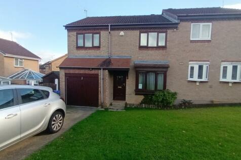 4 bedroom semi-detached house for sale