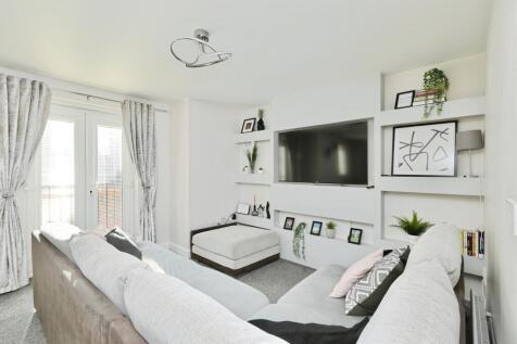 2 bedroom ground floor flat for sale