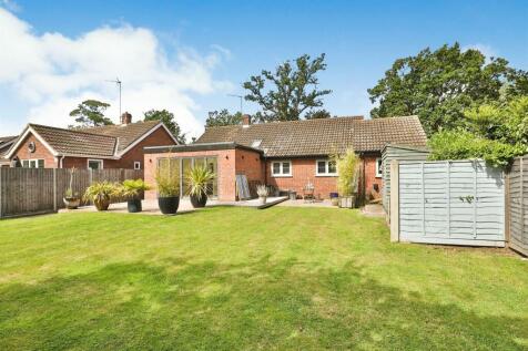 3 bedroom detached bungalow for sale