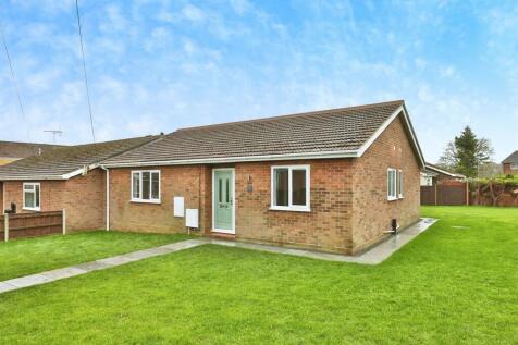 3 bedroom semi-detached bungalow for sale