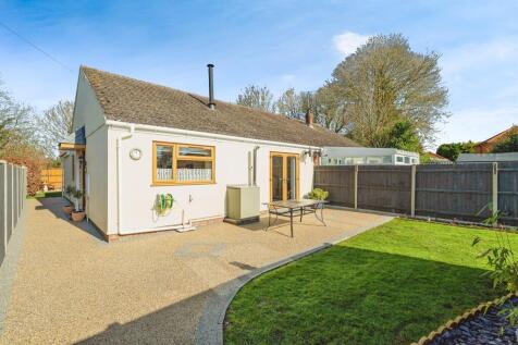 3 bedroom semi-detached bungalow for sale