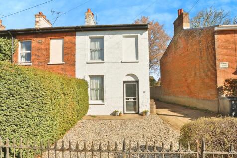 2 bedroom end of terrace house for sale