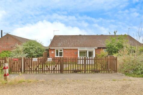 2 bedroom semi-detached bungalow for sale