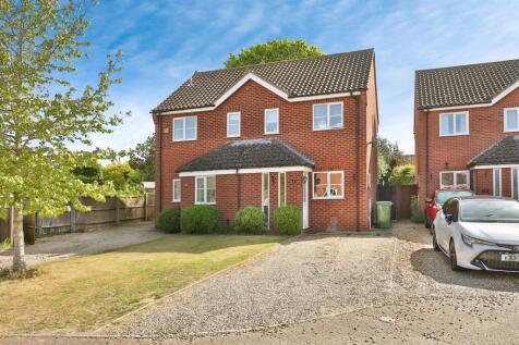 2 bedroom semi-detached house for sale