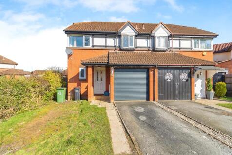 3 bedroom semi-detached house for sale