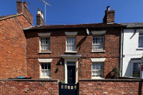 3 bedroom terraced house for sale