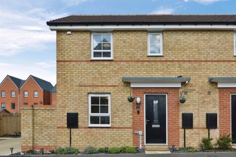 2 bedroom semi-detached house for sale