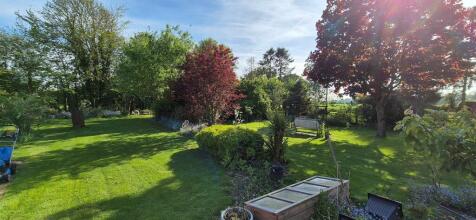 4 bedroom detached bungalow for sale