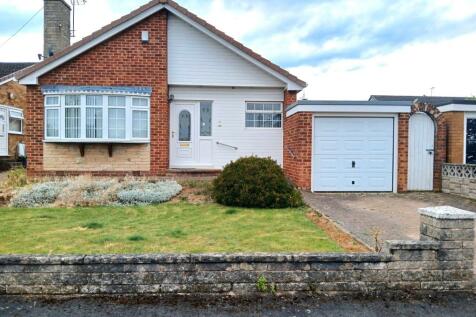 2 bedroom detached bungalow for sale