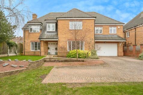 6 bedroom detached house for sale