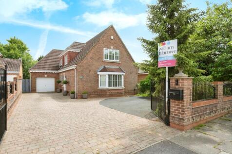 4 bedroom detached bungalow for sale