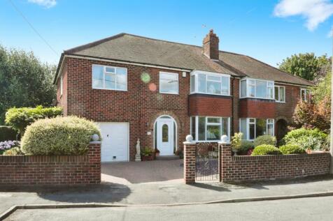 4 bedroom semi-detached house for sale