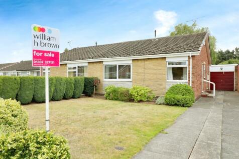 2 bedroom semi-detached bungalow for sale