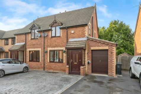3 bedroom semi-detached house for sale
