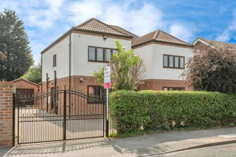 5 bedroom detached house for sale