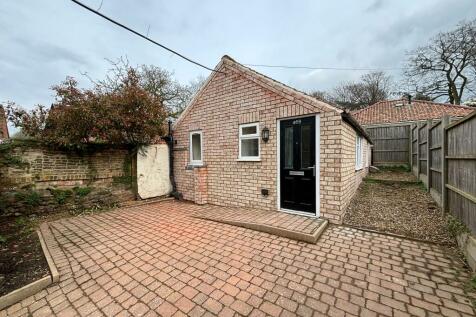 2 bedroom detached bungalow for sale