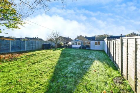 3 bedroom detached bungalow for sale