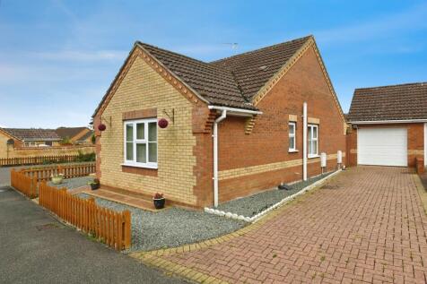 2 bedroom detached bungalow for sale